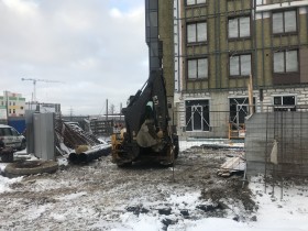 Аренда спецтехники, аренда экскаватора-погрузчика Volvo BL71